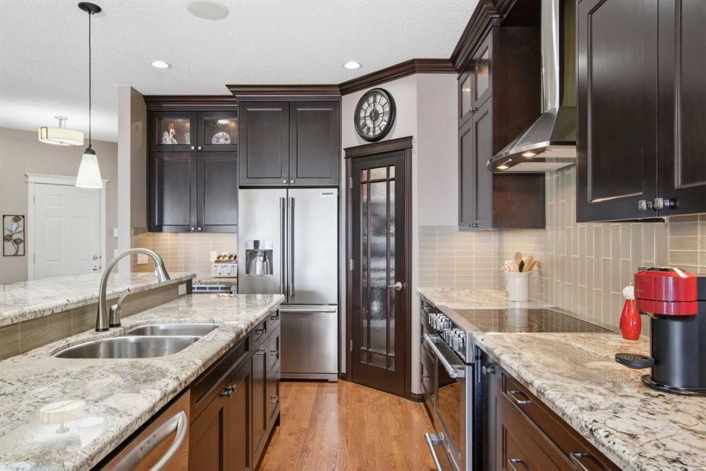 9 Hampstead Green Nw, Calgary, AB