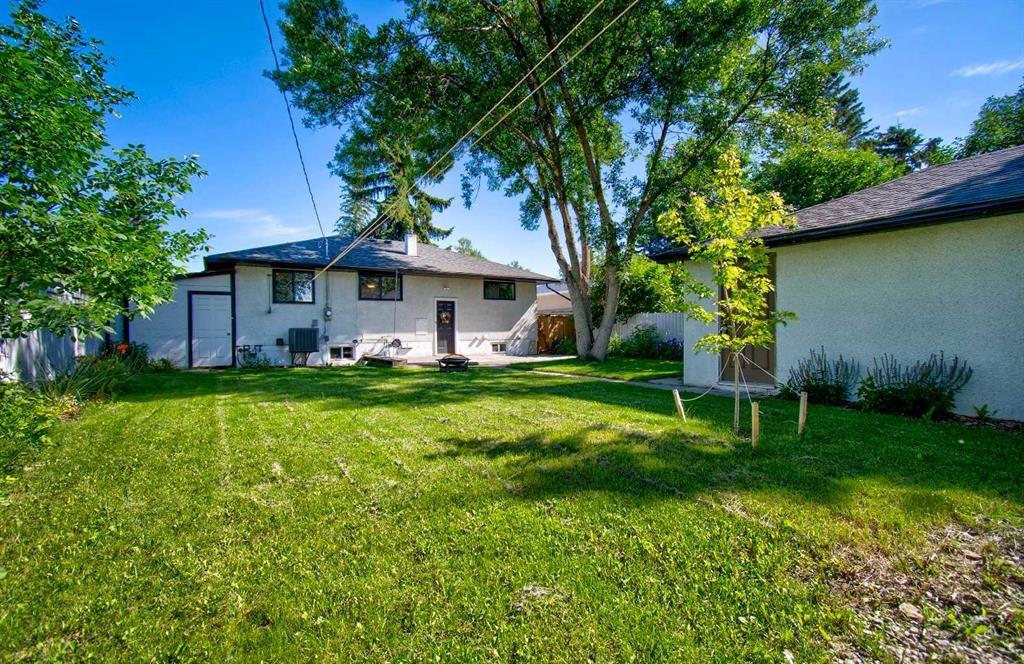 4319 Greenview Drive Ne, Calgary, AB - Outdoor
