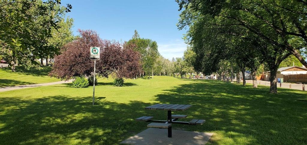 4319 Greenview Drive Ne, Calgary, AB - Outdoor