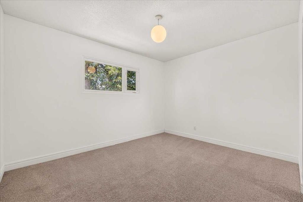 90 Armstrong Crescent Se, Calgary, AB