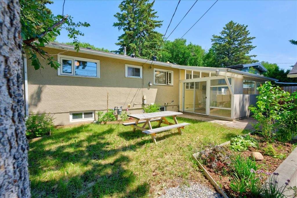 90 Armstrong Crescent Se, Calgary, AB