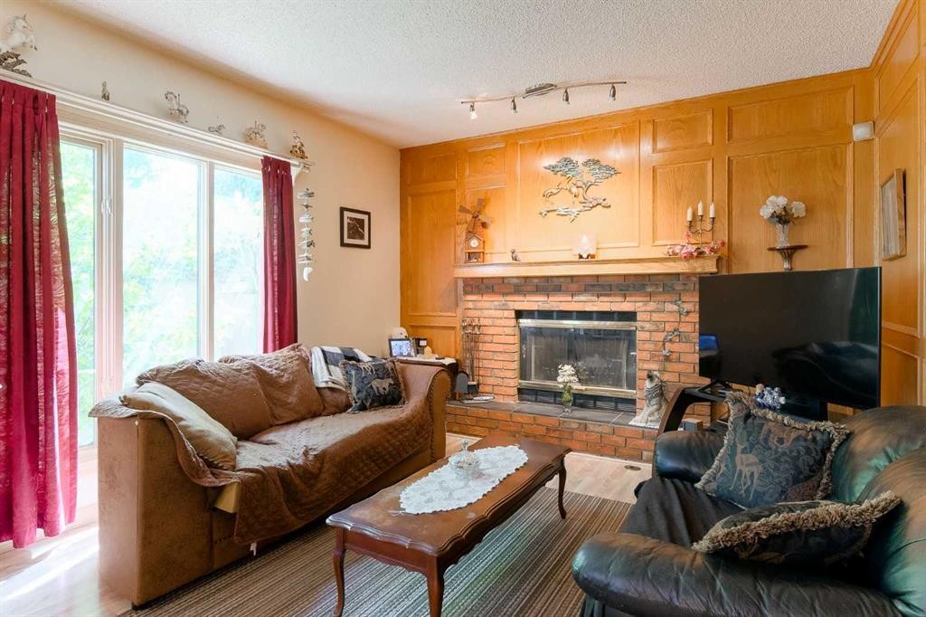 84 Shannon Way Sw, Calgary, AB