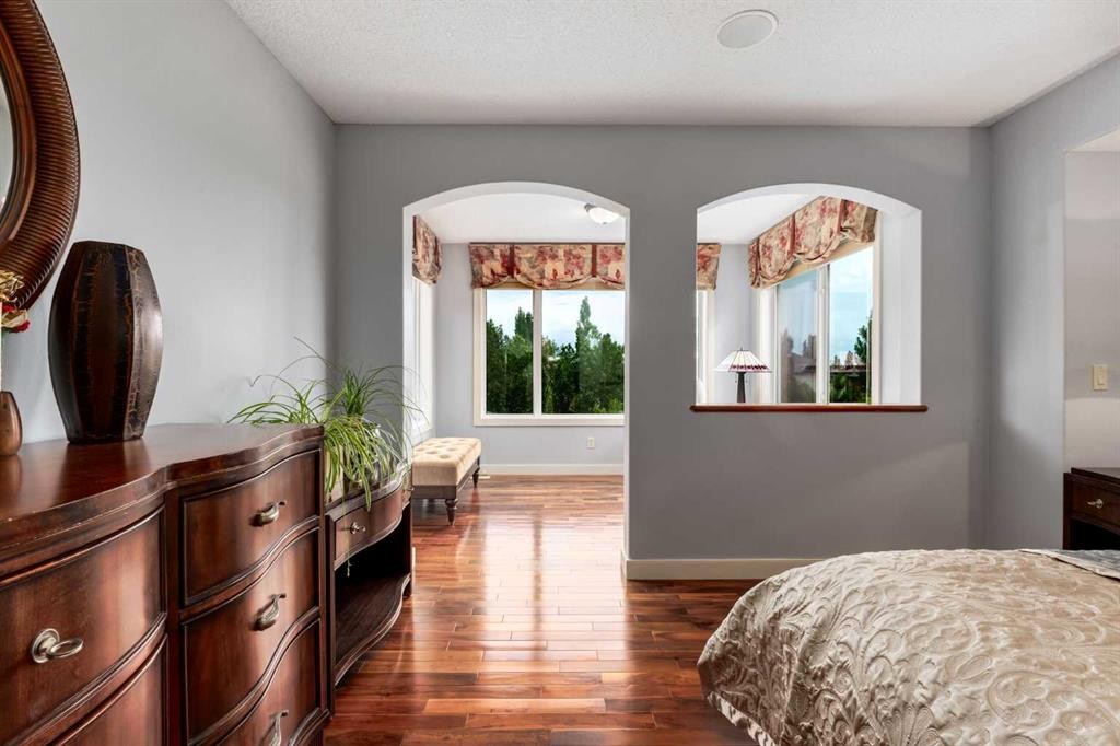 77 Royal Highland Road Nw, Calgary, AB