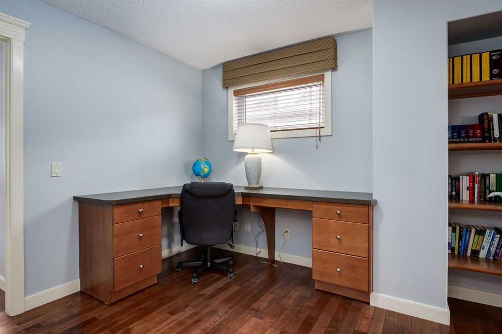 77 Royal Highland Road Nw, Calgary, AB