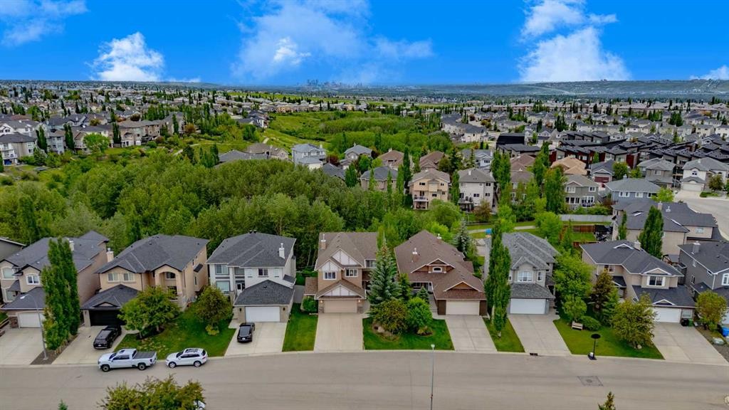 77 Royal Highland Road Nw, Calgary, AB