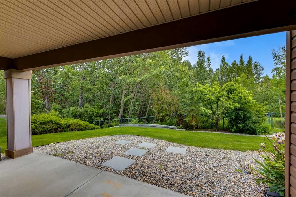 77 Royal Highland Road Nw, Calgary, AB