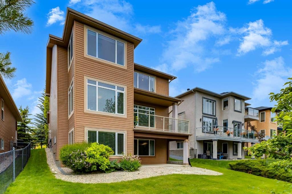 77 Royal Highland Road Nw, Calgary, AB