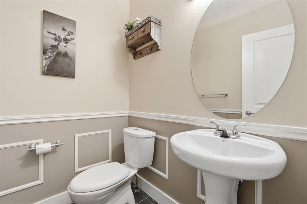 93 Heritage Hill, Cochrane, AB
