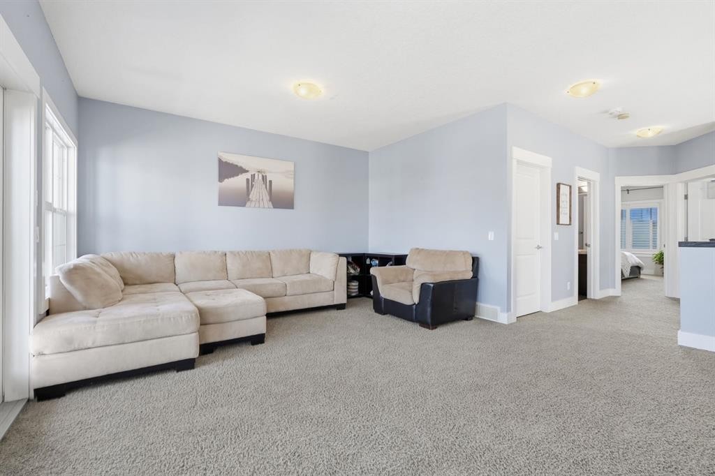 93 Heritage Hill, Cochrane, AB