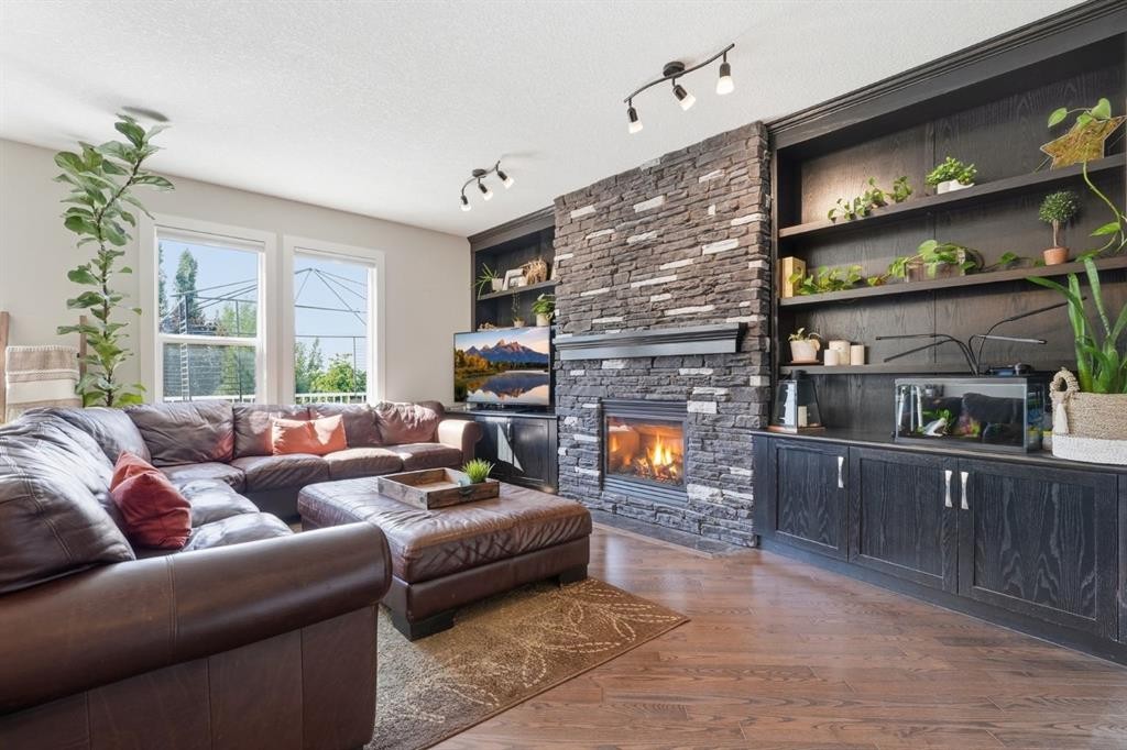 93 Heritage Hill, Cochrane, AB