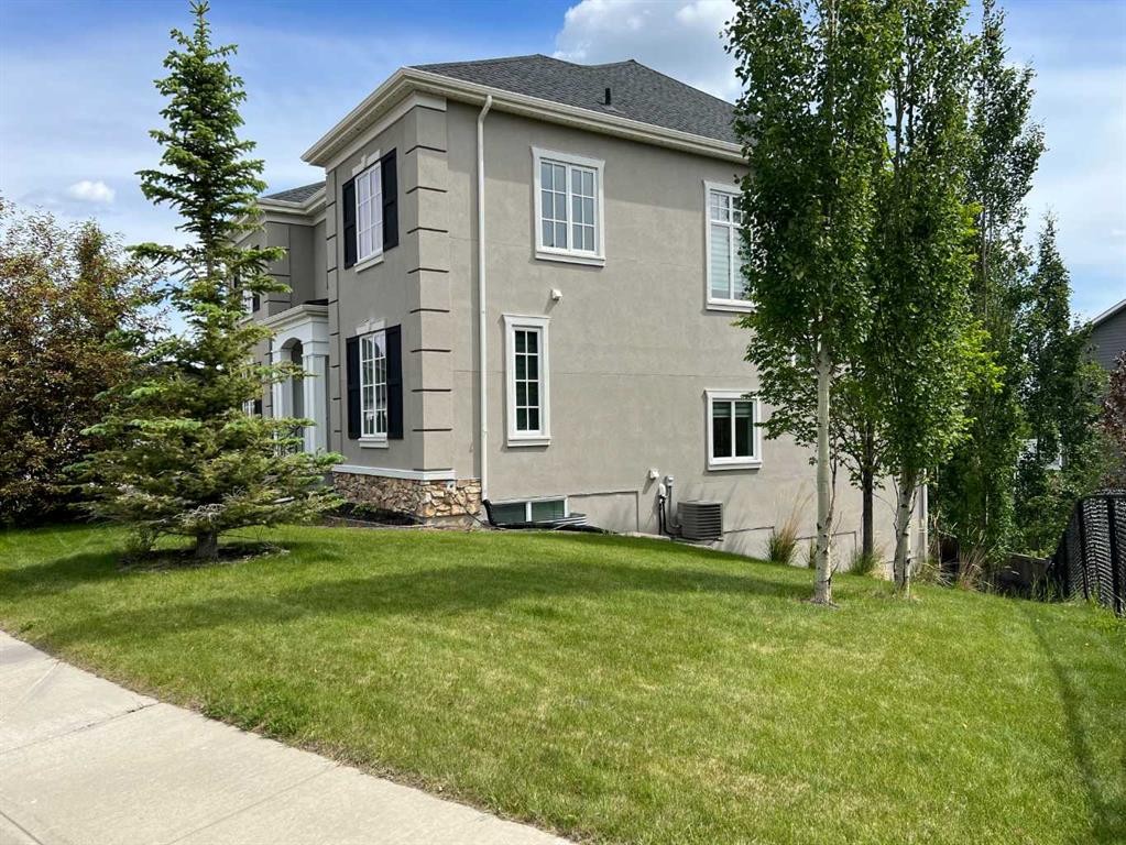 45 Rockcliff Heights Nw, Calgary, AB - Outdoor