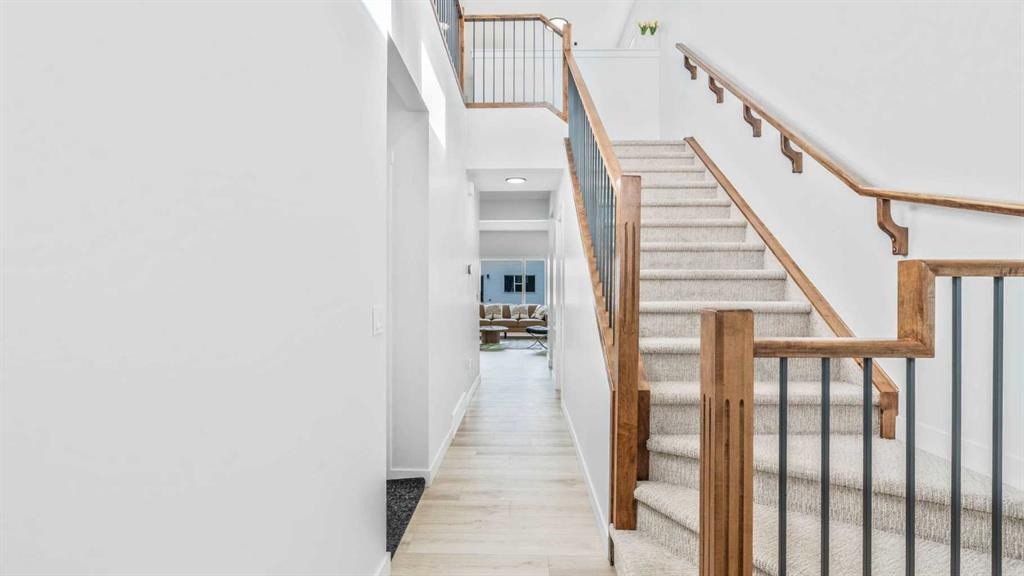 18 Clearwater Lane, Chestermere, AB