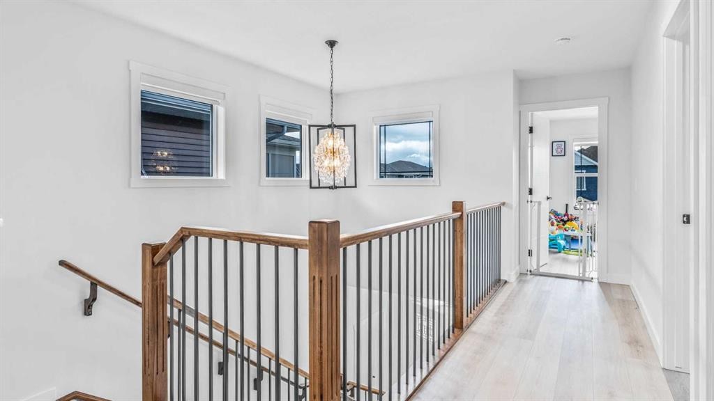 18 Clearwater Lane, Chestermere, AB