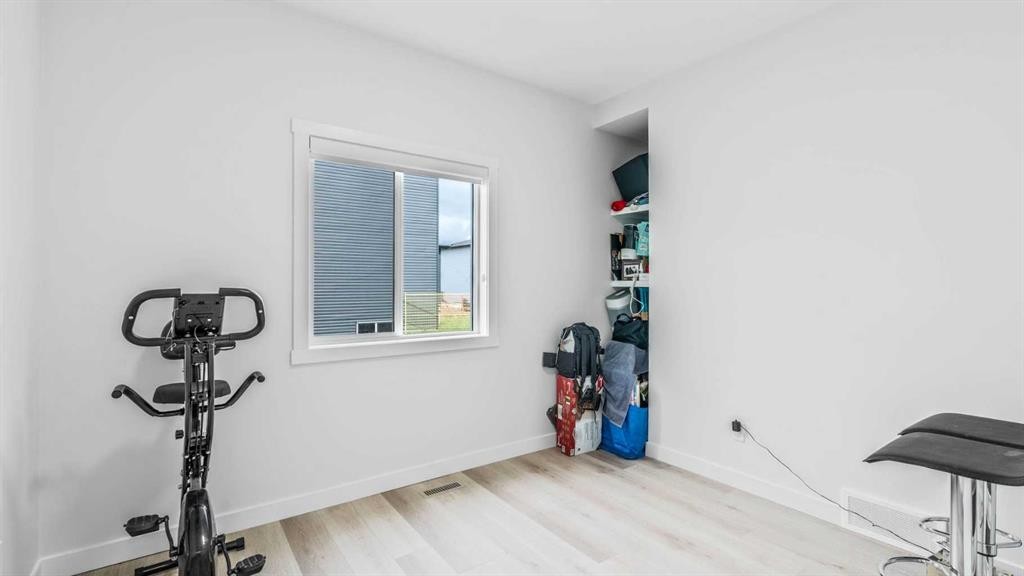 18 Clearwater Lane, Chestermere, AB