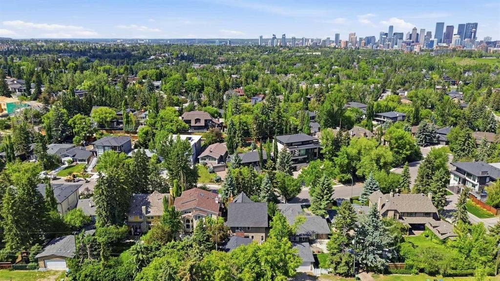 615 Crescent Boulevard Sw, Calgary, AB - Outdoor With View
