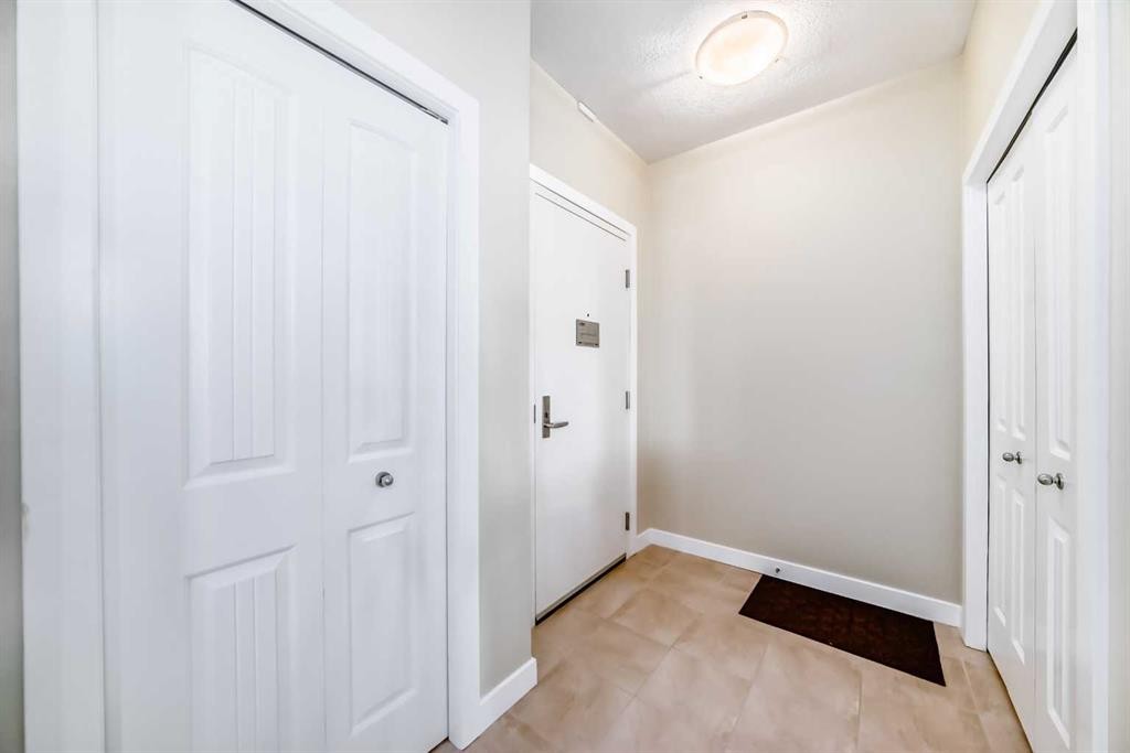 115-1005A Westmount Drive, Strathmore, AB
