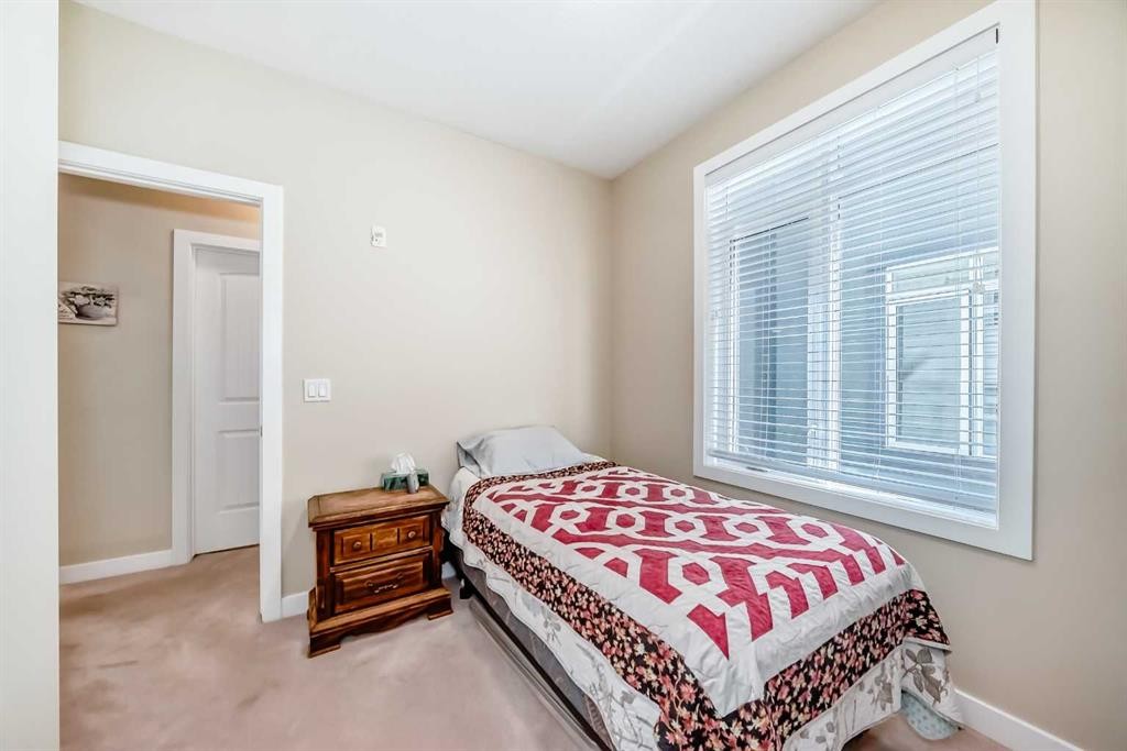 115-1005A Westmount Drive, Strathmore, AB