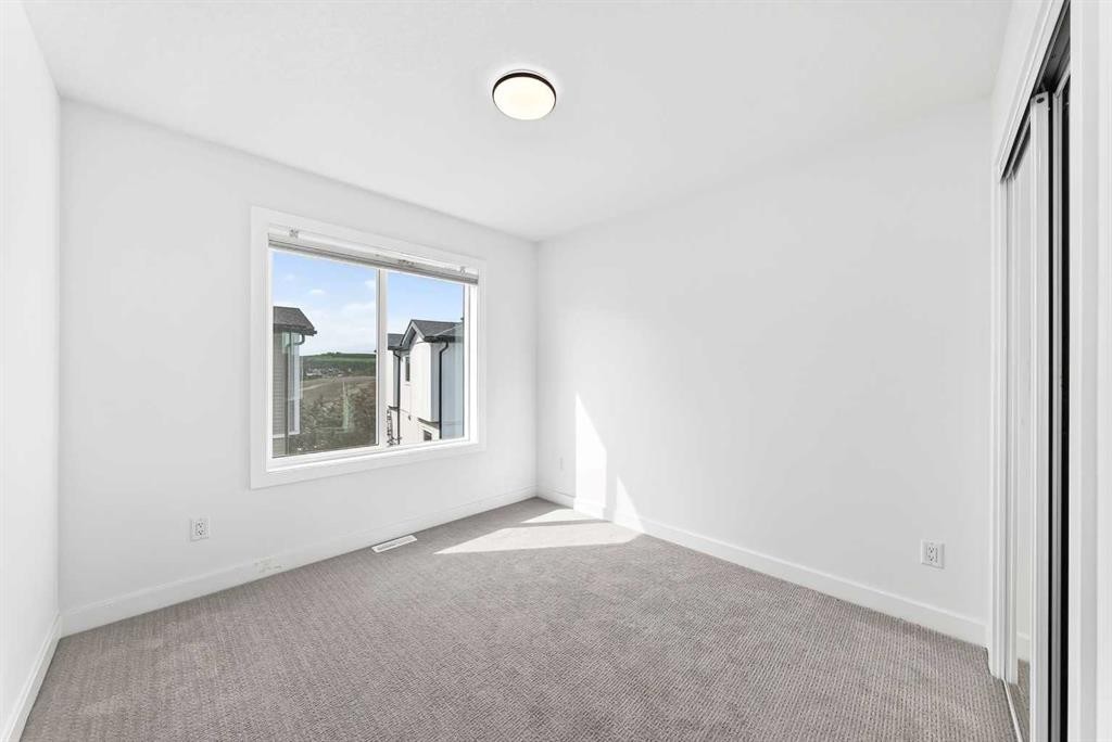 802-335 Creekside Boulevard Sw, Calgary, AB