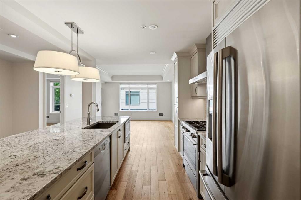 105-221 Quarry Way Se, Calgary, AB