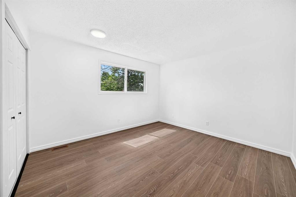205-829 Coach Bluff Crescent Sw, Calgary, AB