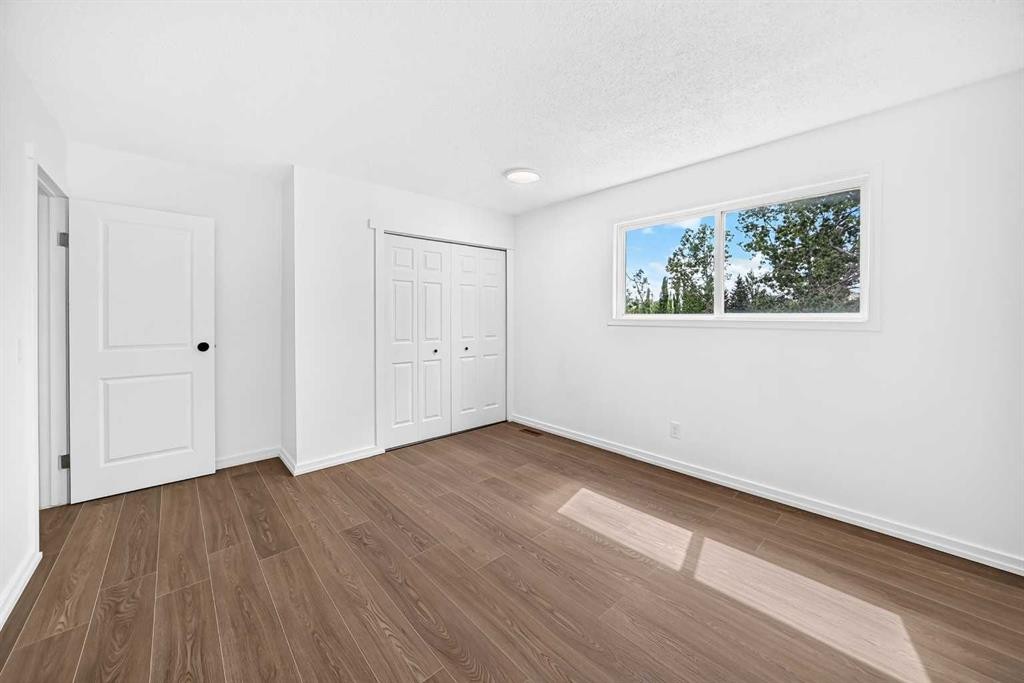 205-829 Coach Bluff Crescent Sw, Calgary, AB
