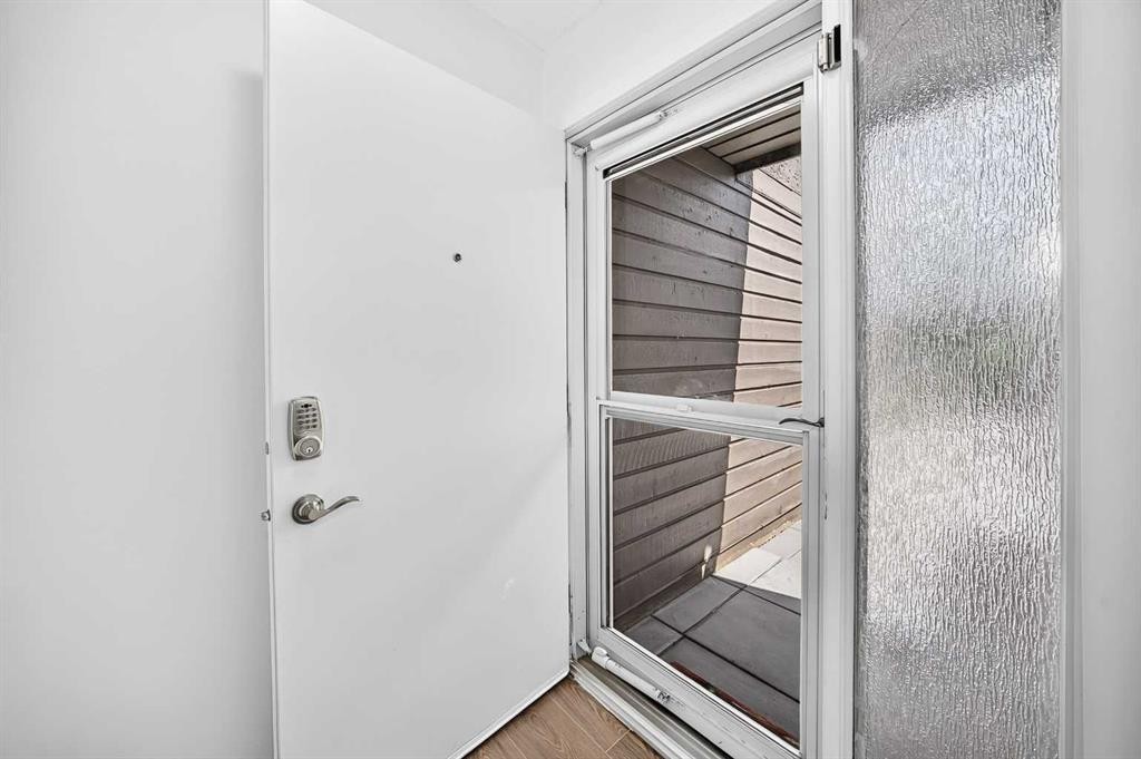 205-829 Coach Bluff Crescent Sw, Calgary, AB