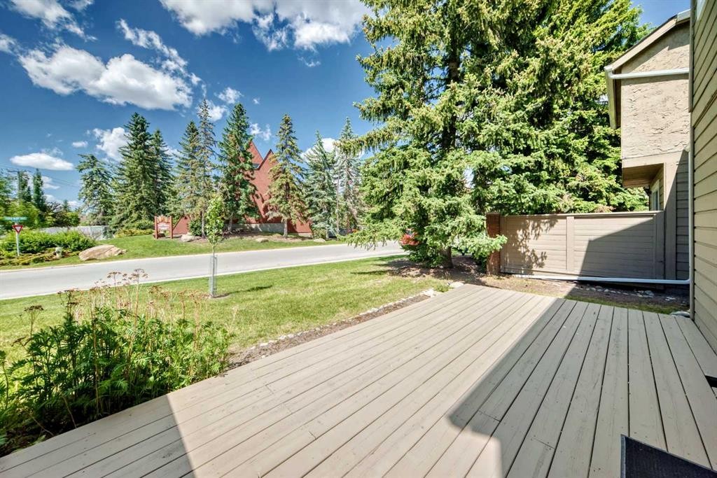 205-829 Coach Bluff Crescent Sw, Calgary, AB