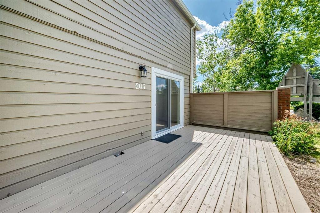 205-829 Coach Bluff Crescent Sw, Calgary, AB
