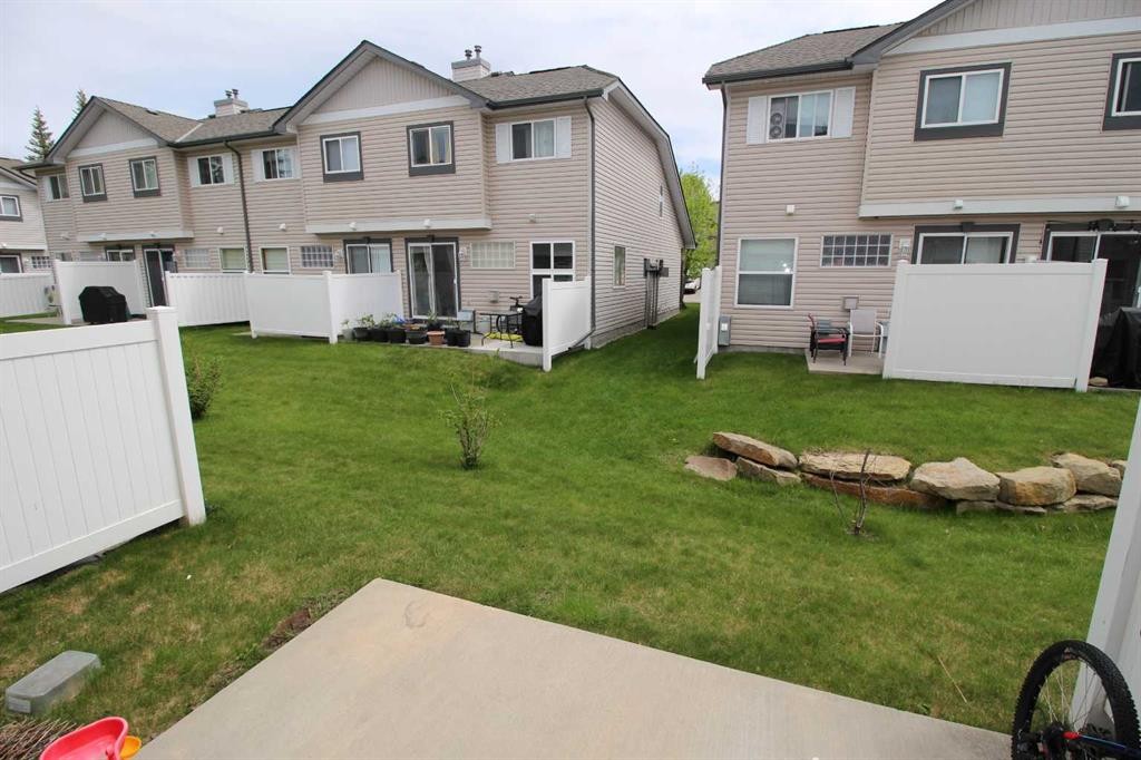 215 Millview Green Sw, Calgary, AB
