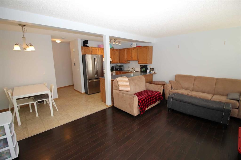 215 Millview Green Sw, Calgary, AB