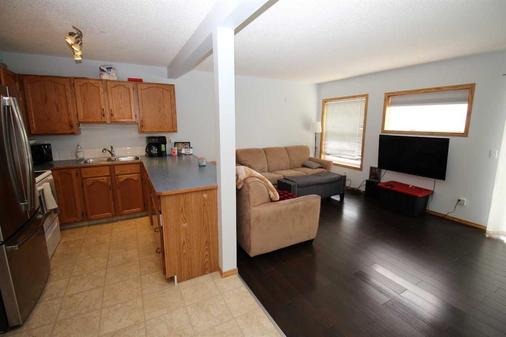 215 Millview Green Sw, Calgary, AB