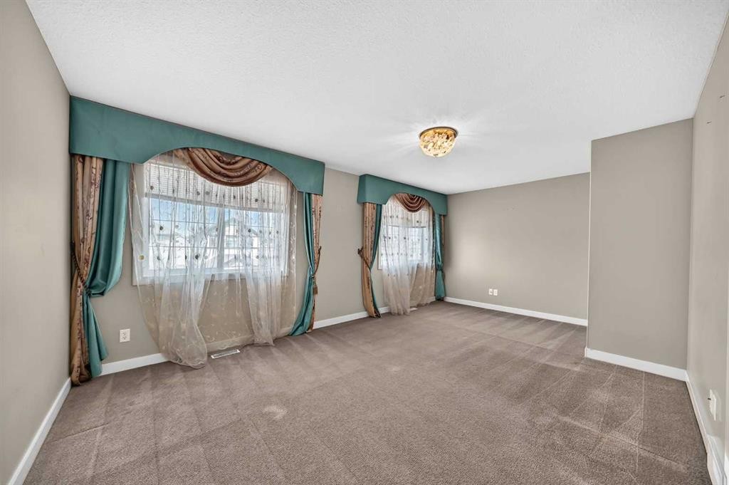 38 Everwoods Link Sw, Calgary, AB - Indoor Photo Showing Other Room