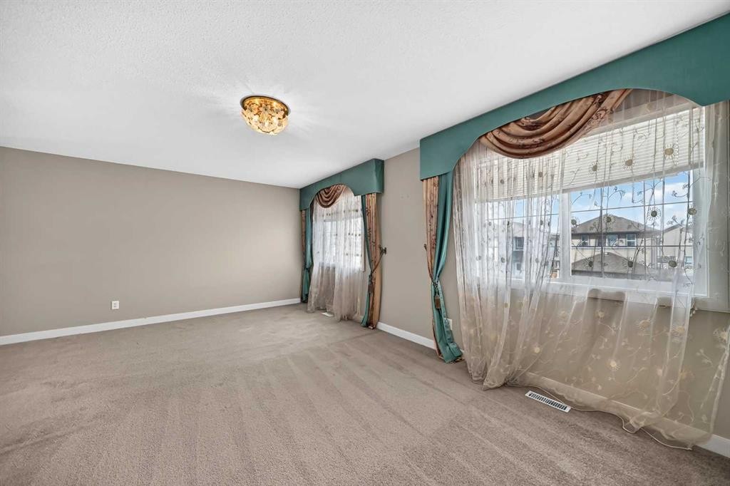 38 Everwoods Link Sw, Calgary, AB - Indoor Photo Showing Other Room
