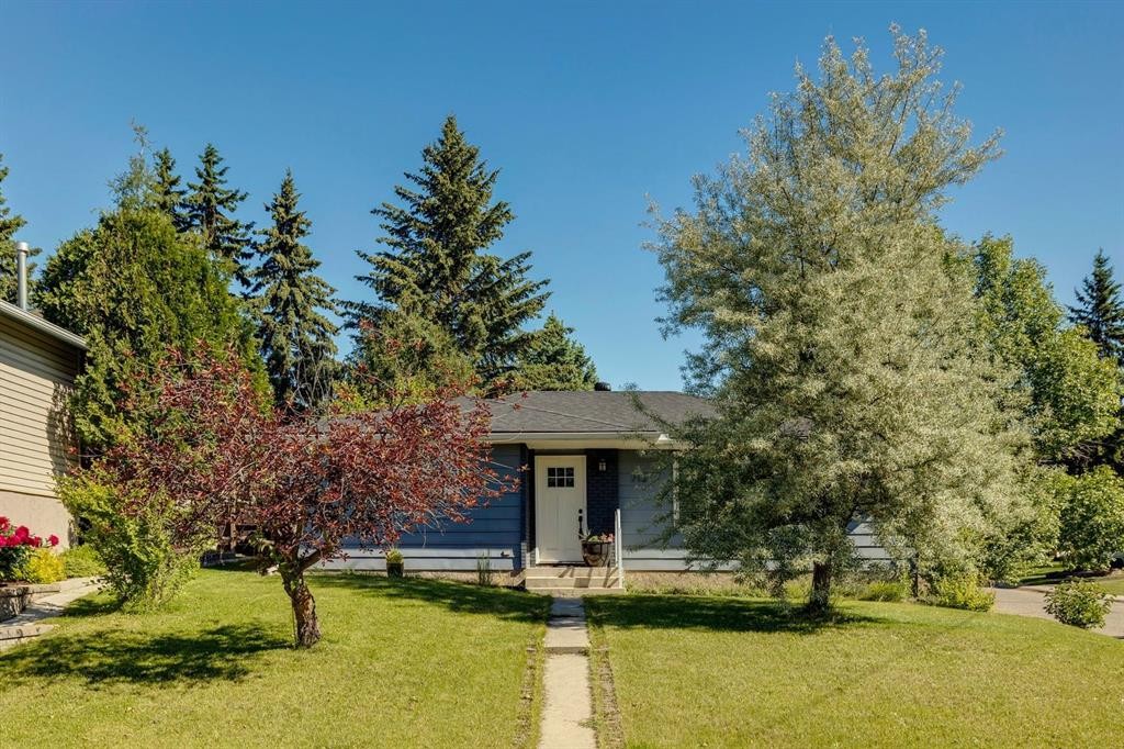716 Cantree Road Sw, Calgary, AB - Outdoor