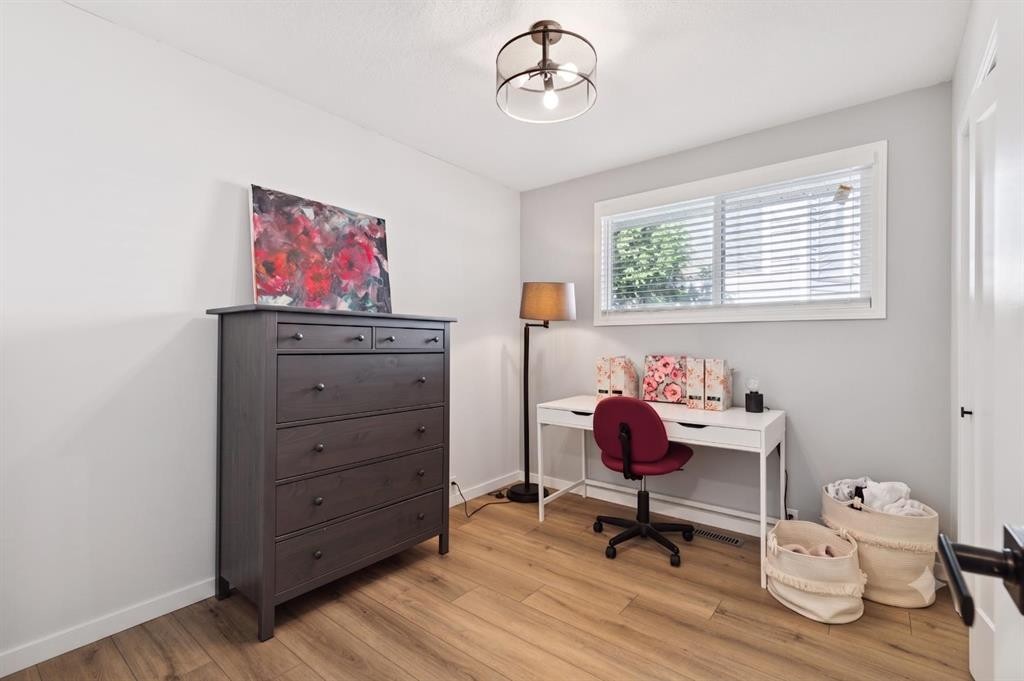716 Cantree Road Sw, Calgary, AB - Indoor