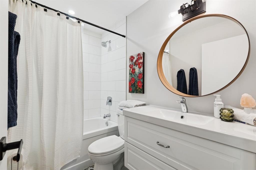 716 Cantree Road Sw, Calgary, AB - Indoor Photo Showing Bathroom