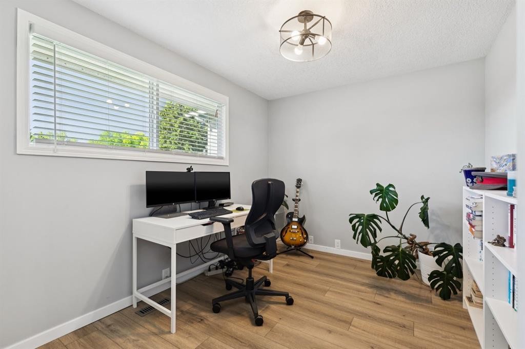 716 Cantree Road Sw, Calgary, AB - Indoor Photo Showing Office