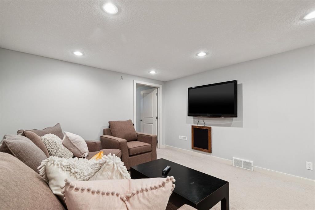 716 Cantree Road Sw, Calgary, AB - Indoor Photo Showing Other Room