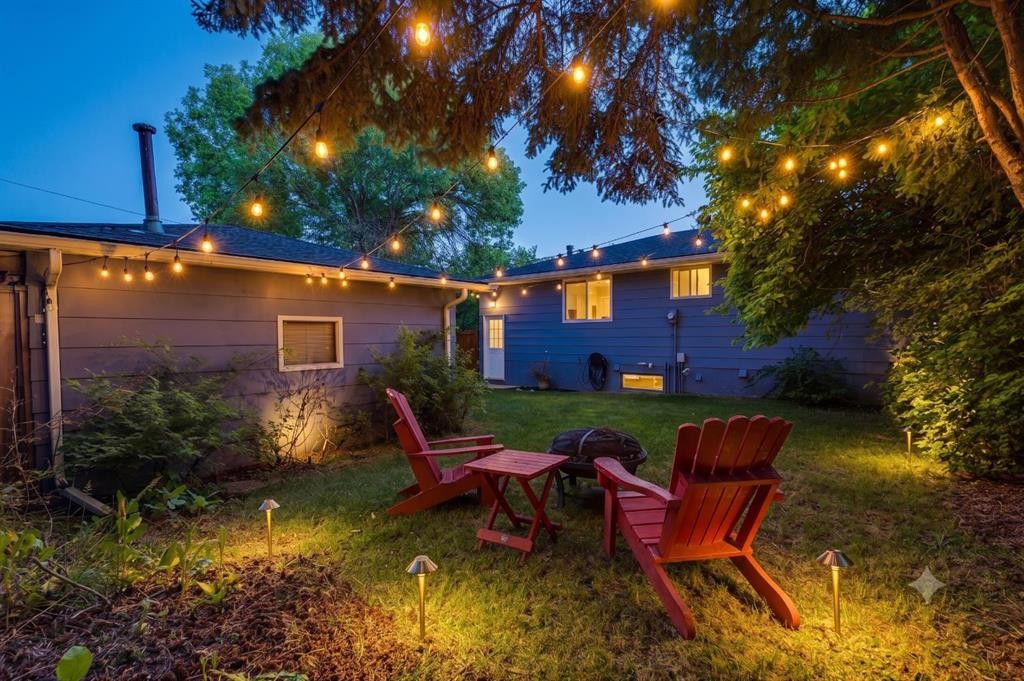 716 Cantree Road Sw, Calgary, AB - Outdoor