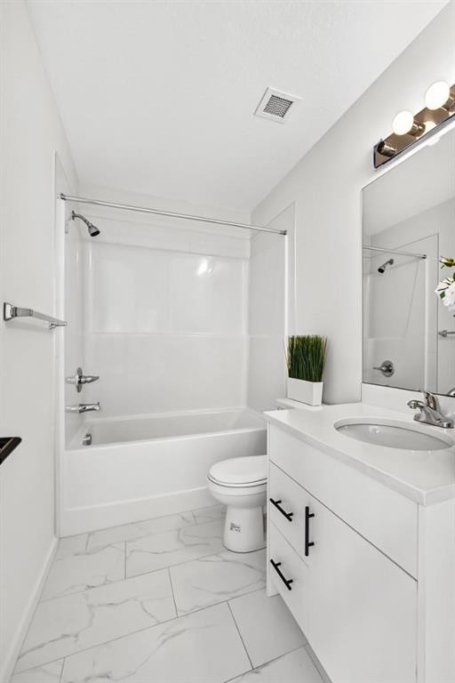 8317-151 Legacy Main Street Se, Calgary, AB - Indoor Photo Showing Bathroom