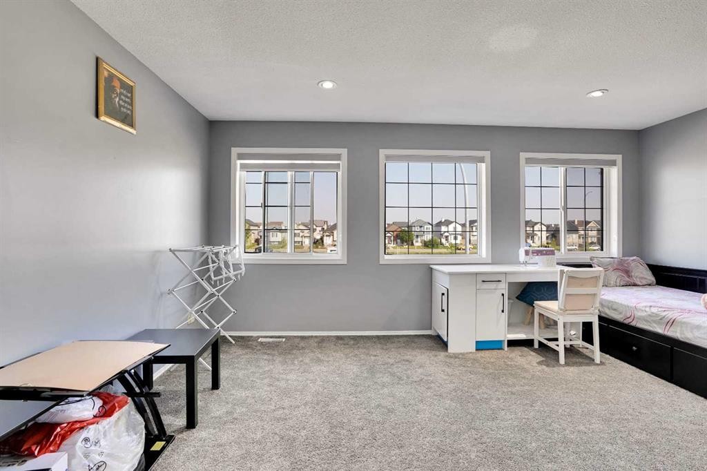 151 Saddlehorn Close Ne, Calgary, AB - Indoor