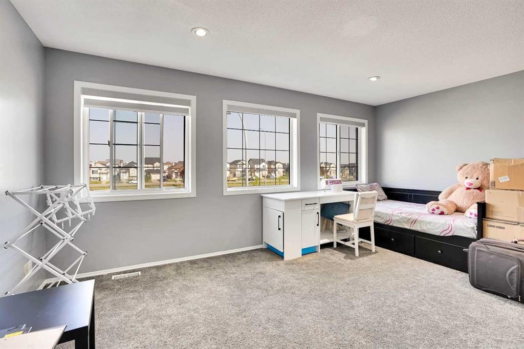 151 Saddlehorn Close Ne, Calgary, AB - Indoor Photo Showing Office