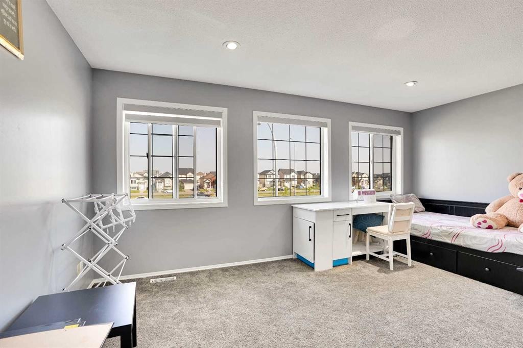 151 Saddlehorn Close Ne, Calgary, AB - Indoor Photo Showing Office