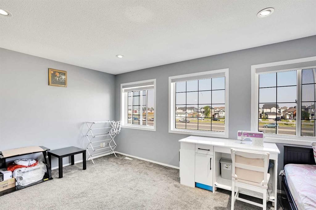 151 Saddlehorn Close Ne, Calgary, AB - Indoor