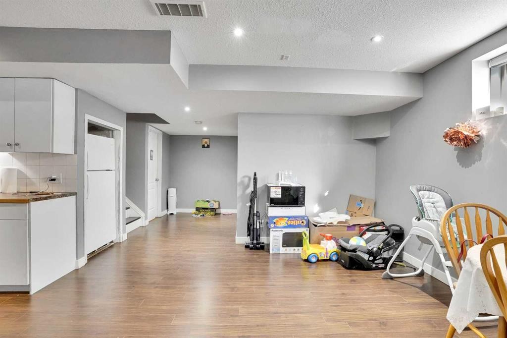 151 Saddlehorn Close Ne, Calgary, AB - Indoor