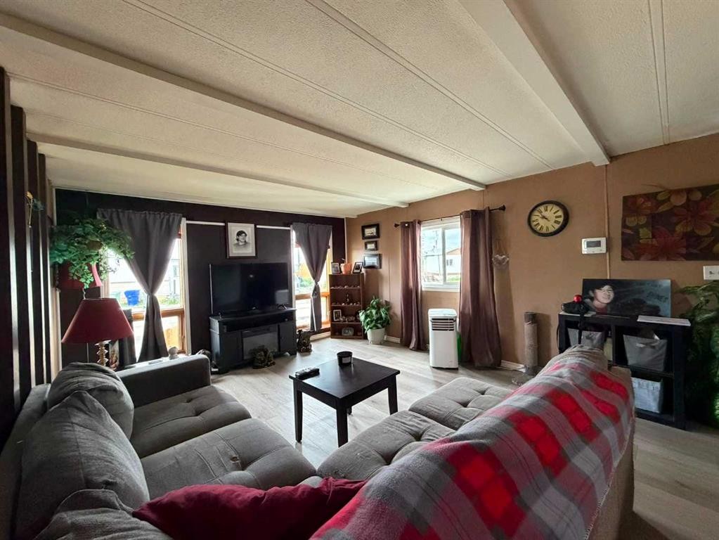 42-5800 46 Street, Olds, AB