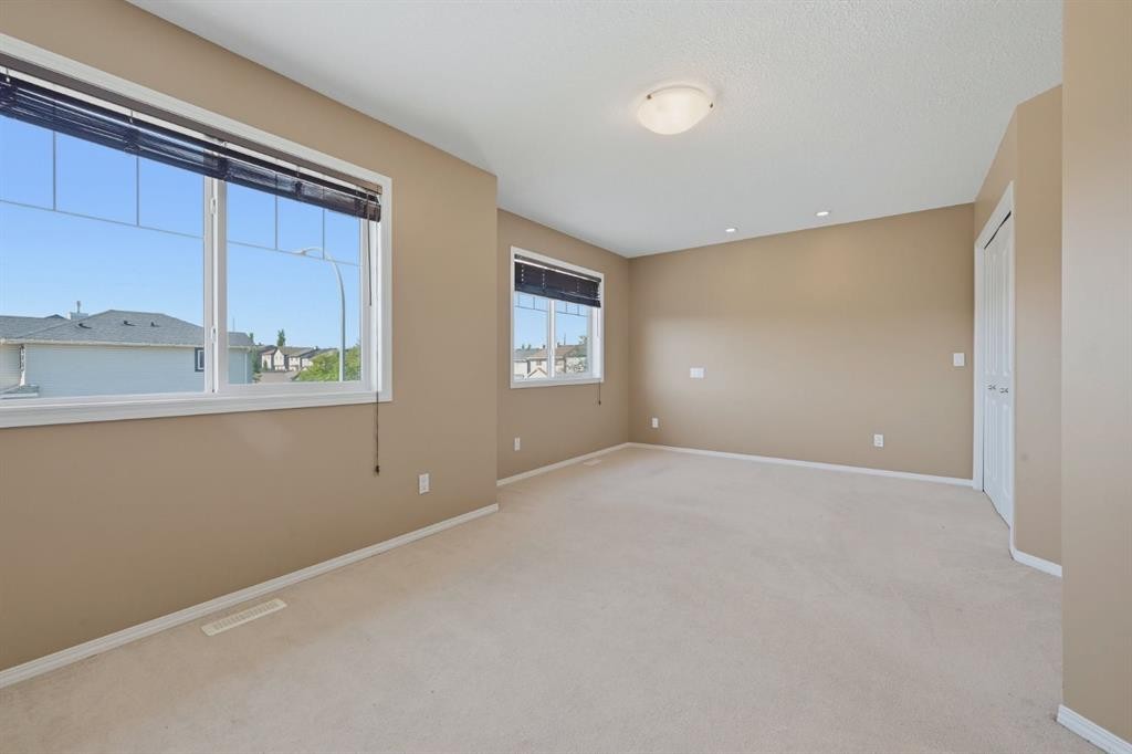 4 Everglen Grove Sw, Calgary, AB - Indoor Photo Showing Other Room