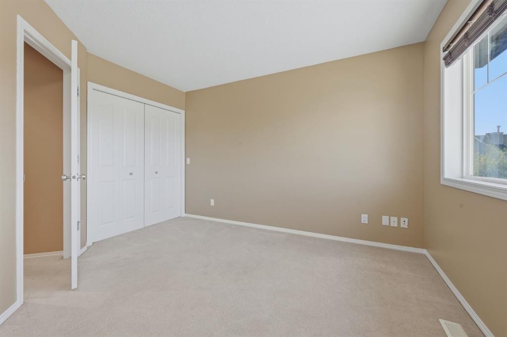 4 Everglen Grove Sw, Calgary, AB - Indoor Photo Showing Other Room