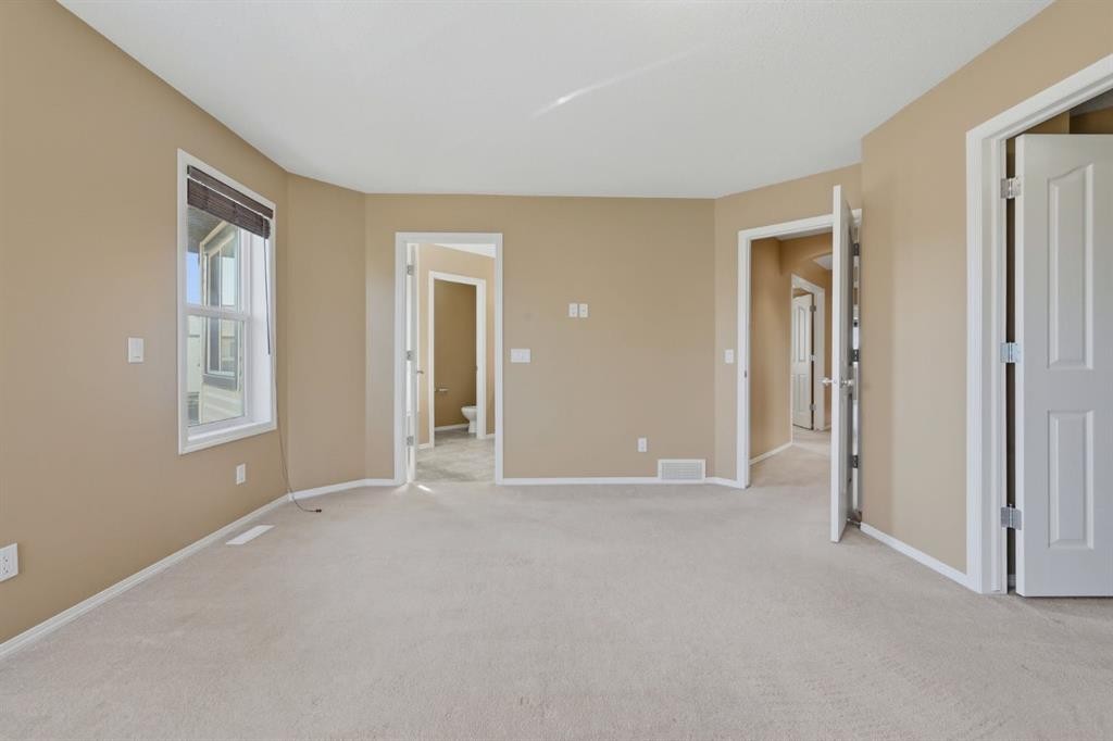 4 Everglen Grove Sw, Calgary, AB - Indoor Photo Showing Other Room
