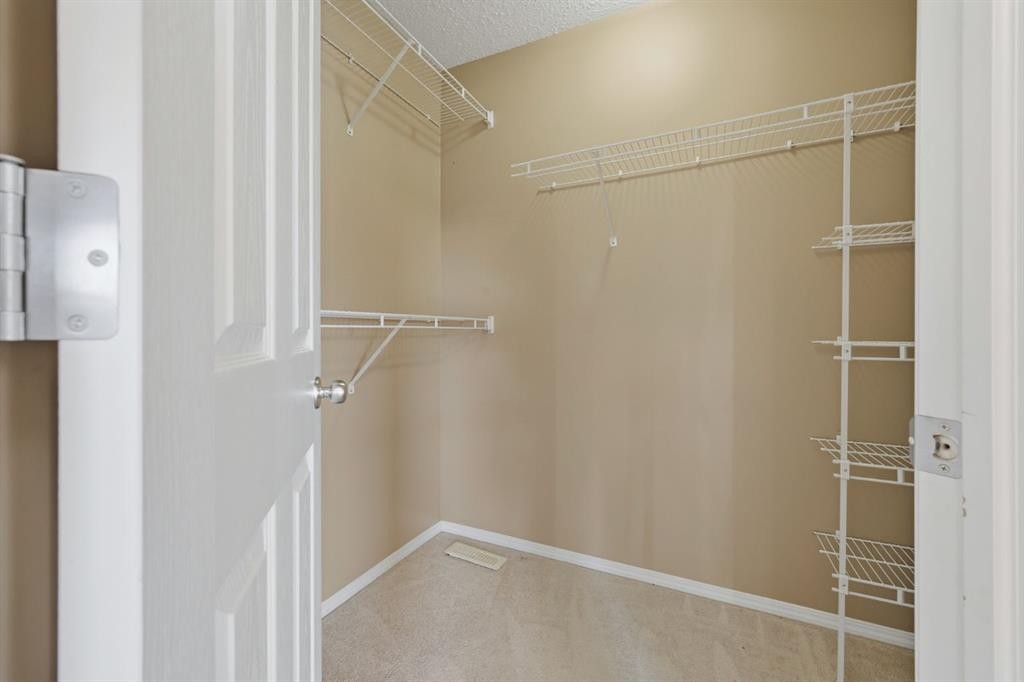 4 Everglen Grove Sw, Calgary, AB - Indoor With Storage